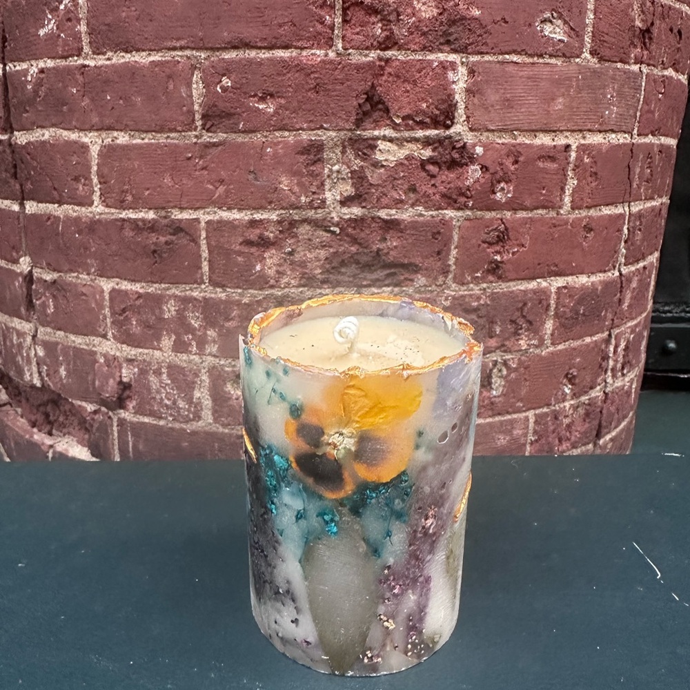 Artisan cute Floral Candle with Gold and Blue Accents, handmade - Picture 2 of 3